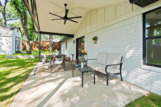 103 Camelot Drive, Weatherford, TX 76086