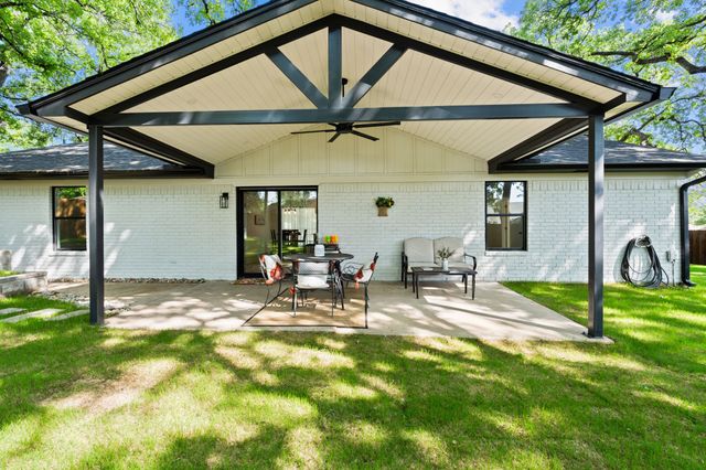 103 Camelot Drive, Weatherford, TX 76086
