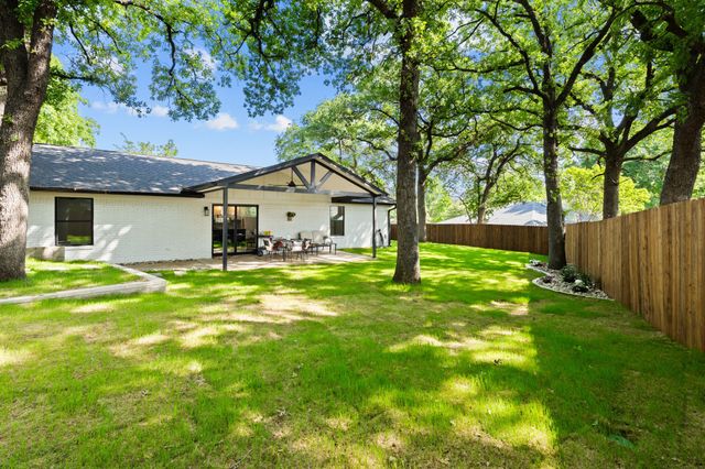 103 Camelot Drive, Weatherford, TX 76086