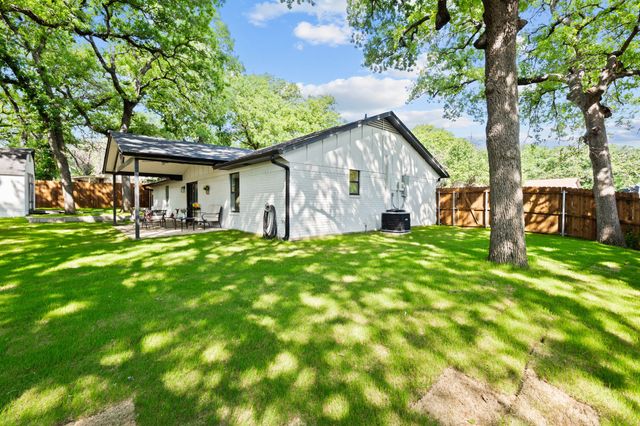 103 Camelot Drive, Weatherford, TX 76086