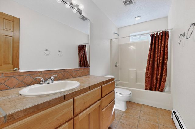 2105 San Venito Road NW, Albuquerque, NM 87104