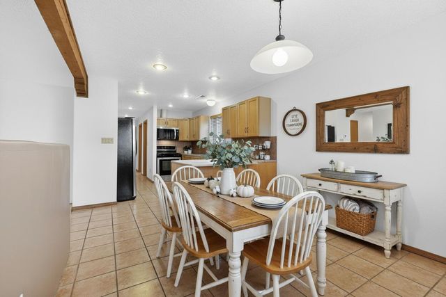 2105 San Venito Road NW, Albuquerque, NM 87104