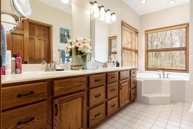 620 E Waterford Drive, Beloit, WI 53511