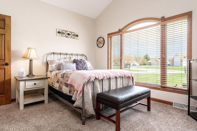 620 E Waterford Drive, Beloit, WI 53511