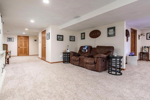 620 E Waterford Drive, Beloit, WI 53511