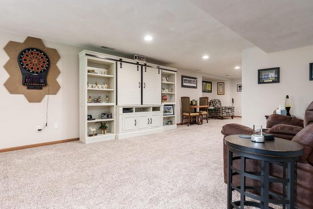 620 E Waterford Drive, Beloit, WI 53511