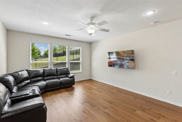 211 Copper Canyon Drive, Lewisville, TX 75067