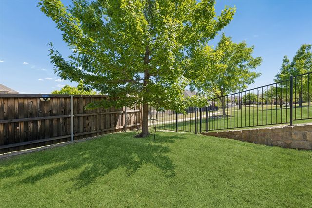 211 Copper Canyon Drive, Lewisville, TX 75067