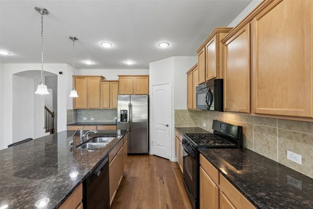 211 Copper Canyon Drive, Lewisville, TX 75067