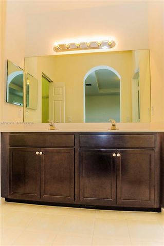 3309 W 94th Terrace 3309, Hialeah, FL 33018