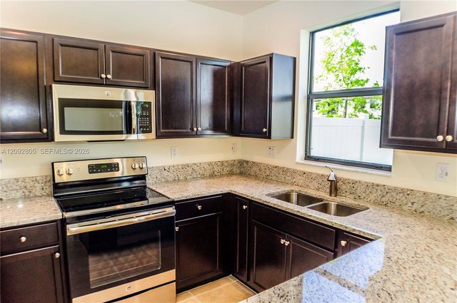 3309 W 94th Terrace 3309, Hialeah, FL 33018