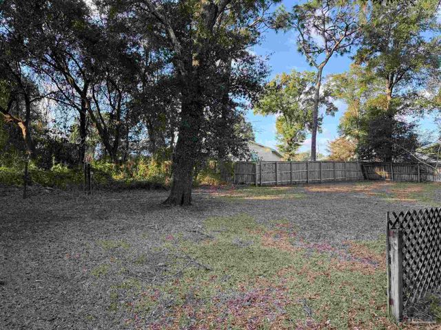 7604 Brook Forest Dr, Pensacola, FL 32514