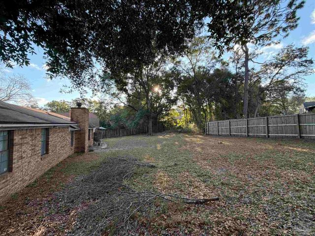 7604 Brook Forest Dr, Pensacola, FL 32514