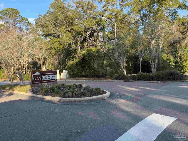 7604 Brook Forest Dr, Pensacola, FL 32514