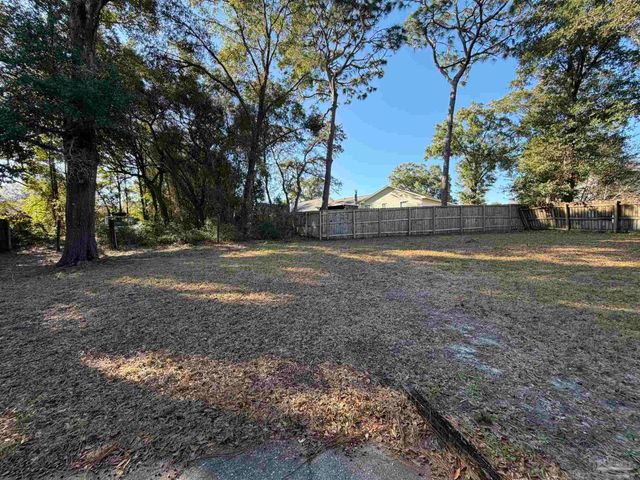 7604 Brook Forest Dr, Pensacola, FL 32514