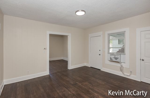 214 Bradford Street Ne, City Of Grand Rapids, MI 49503