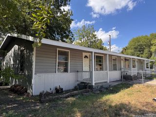 1702 Madrid, San Antonio, TX 78237