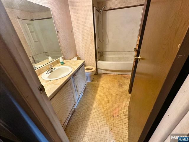 110-112 Pearl Street, Paterson, NJ 07501