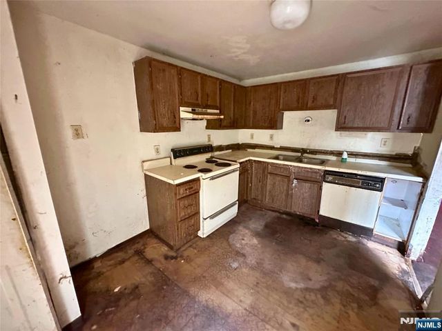 110-112 Pearl Street, Paterson, NJ 07501