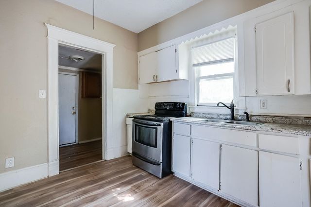 1228 S Emporia Ave, Wichita, KS 67211