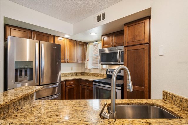 4512 COMMANDER DRIVE 1712, Orlando, FL 32822