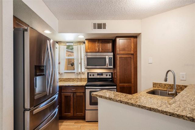 4512 COMMANDER DRIVE 1712, Orlando, FL 32822