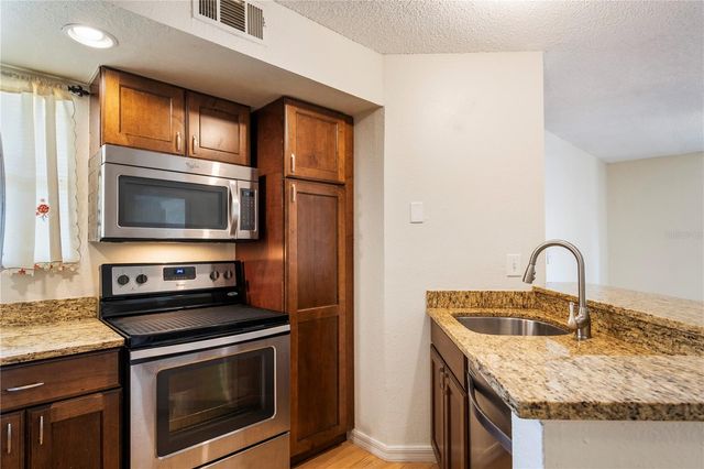 4512 COMMANDER DRIVE 1712, Orlando, FL 32822