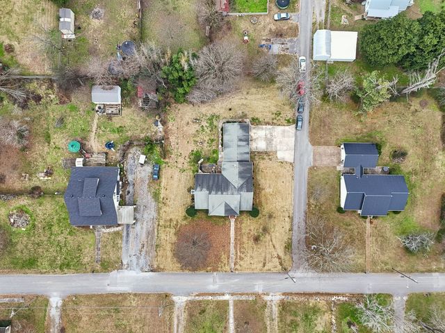 301 W King St, Morrison, TN 37357