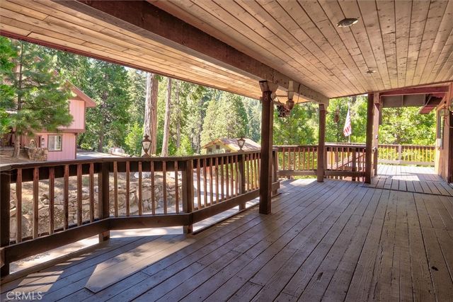 7226 Yosemite Park Way, Yosemite, CA 95389