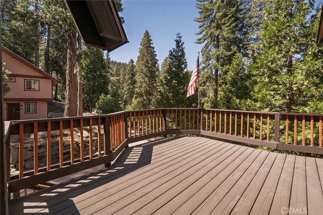 7226 Yosemite Park Way, Yosemite, CA 95389