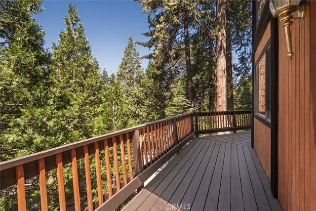 7226 Yosemite Park Way, Yosemite, CA 95389