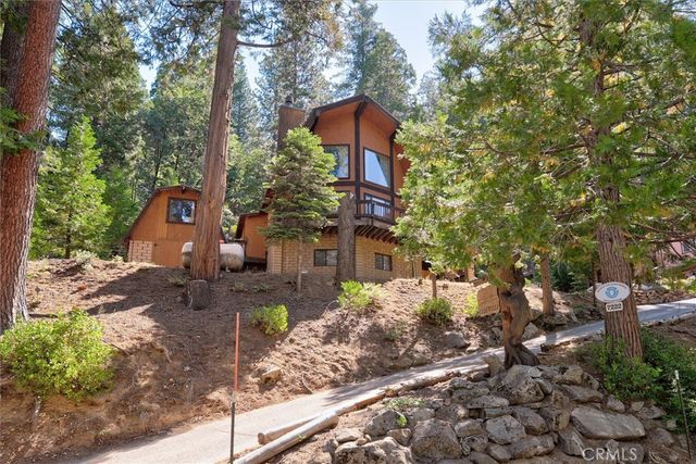 7226 Yosemite Park Way, Yosemite, CA 95389