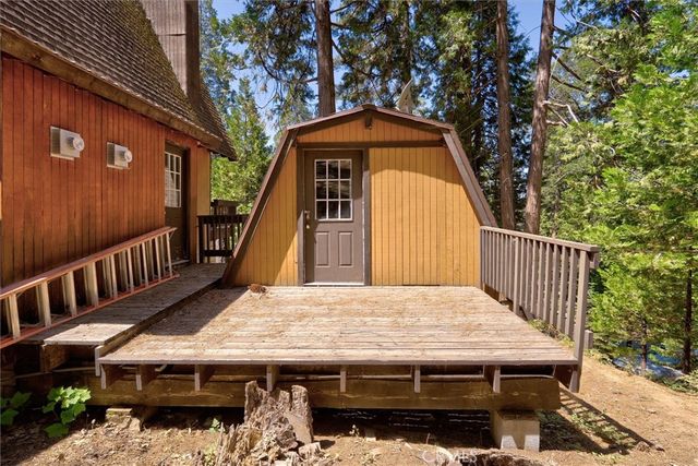 7226 Yosemite Park Way, Yosemite, CA 95389