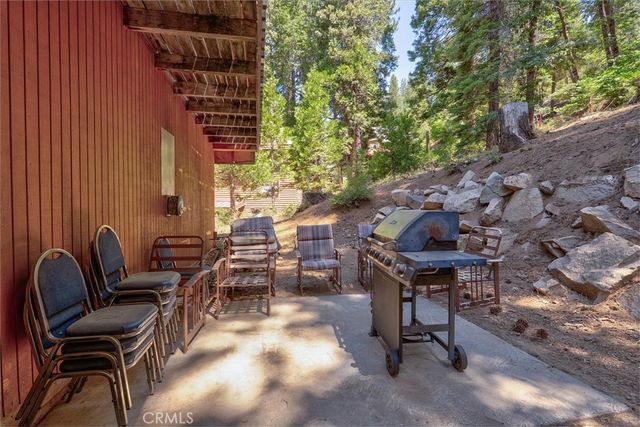 7226 Yosemite Park Way, Yosemite, CA 95389