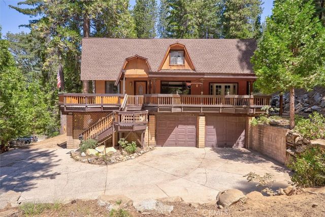 7226 Yosemite Park Way, Yosemite, CA 95389