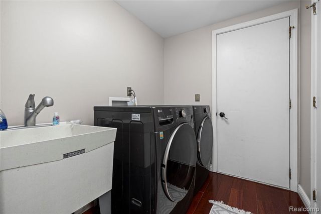 1874 Rothbury Drive, Wixom, MI 48393