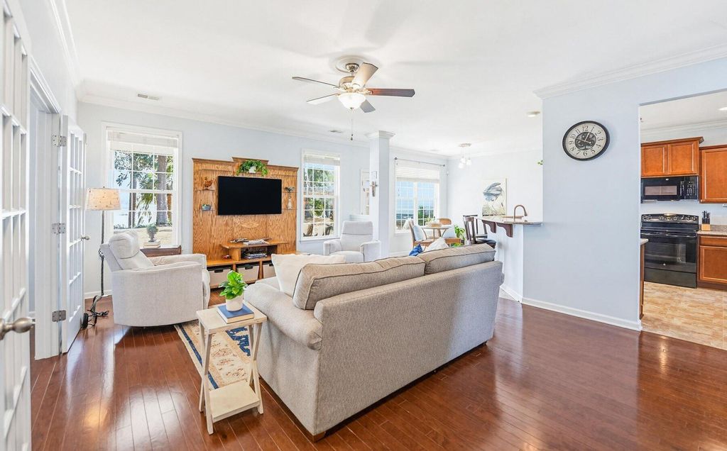 Image 12 of property listing at 17 White Pond Boulevard, Beaufort, SC 29902