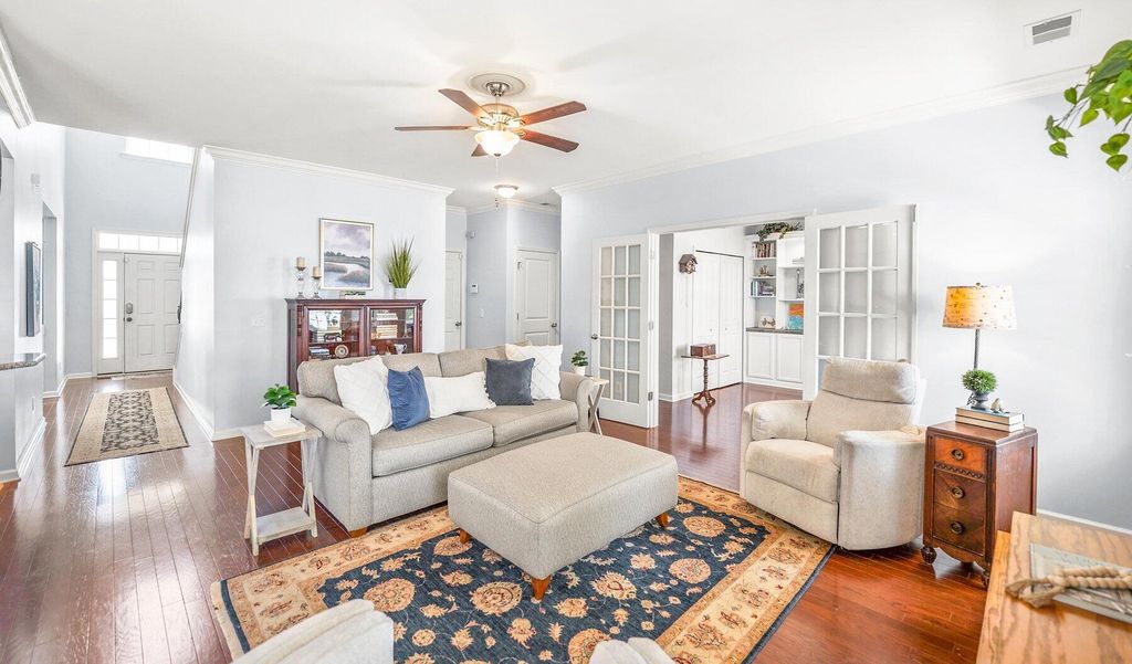 Image 13 of property listing at 17 White Pond Boulevard, Beaufort, SC 29902