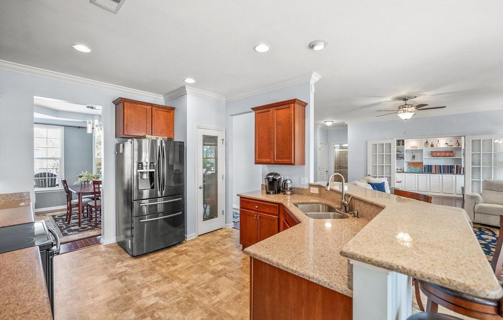 Image 25 of property listing at 17 White Pond Boulevard, Beaufort, SC 29902