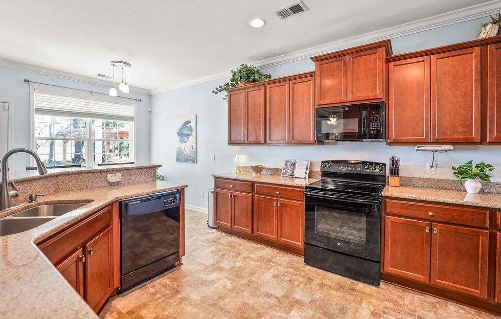 Image 28 of property listing at 17 White Pond Boulevard, Beaufort, SC 29902