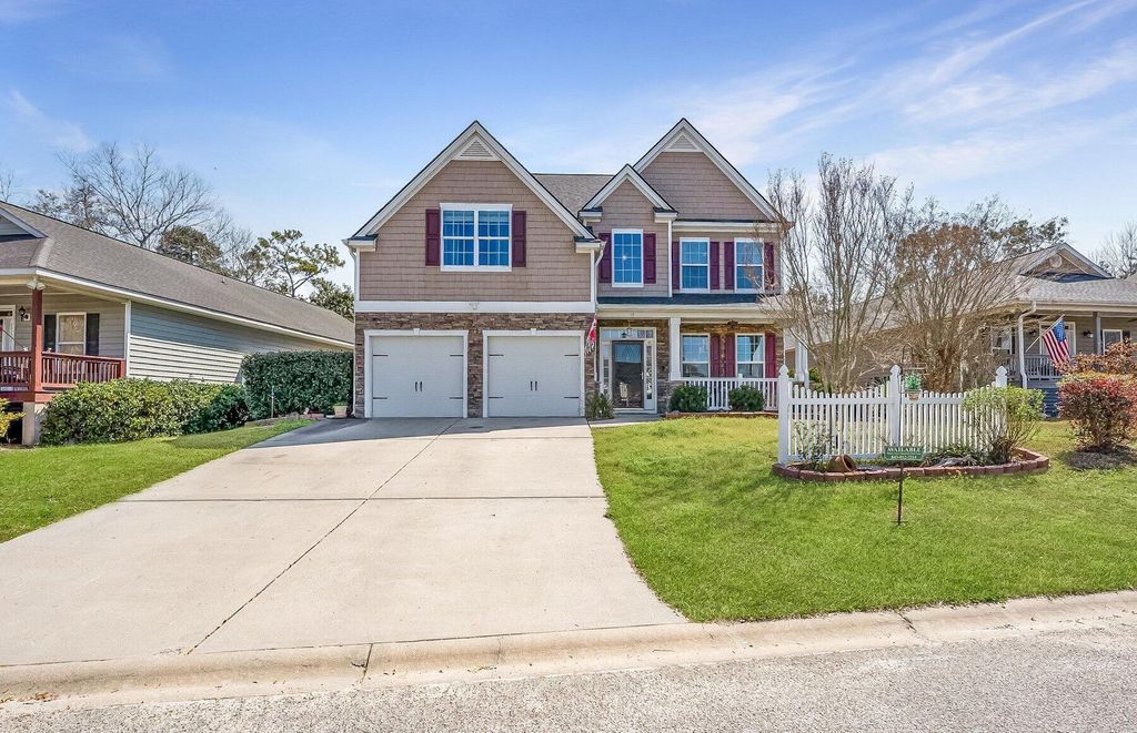 Image 3 of property listing at 17 White Pond Boulevard, Beaufort, SC 29902