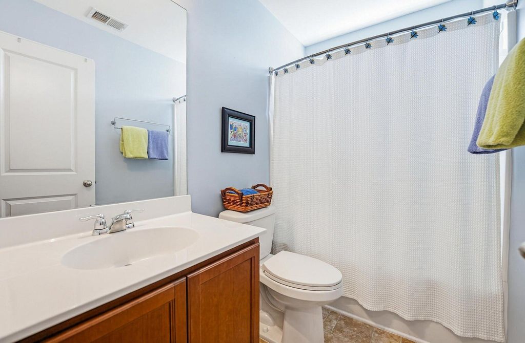 Image 42 of property listing at 17 White Pond Boulevard, Beaufort, SC 29902