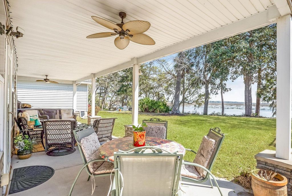 Image 47 of property listing at 17 White Pond Boulevard, Beaufort, SC 29902