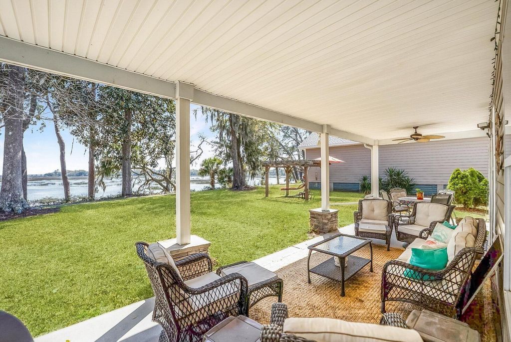 Image 48 of property listing at 17 White Pond Boulevard, Beaufort, SC 29902