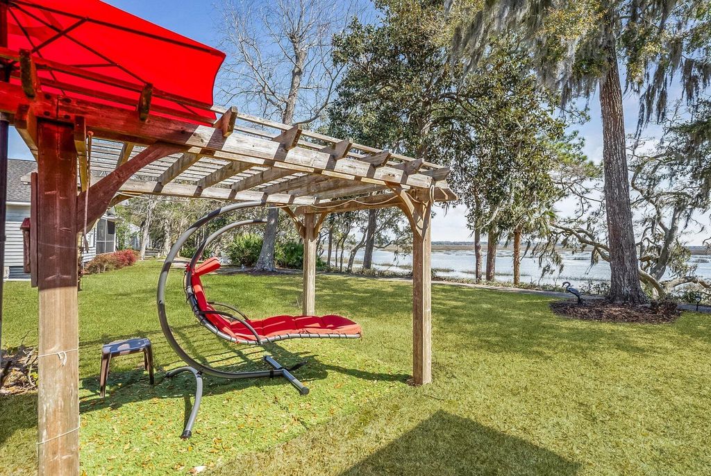 Image 50 of property listing at 17 White Pond Boulevard, Beaufort, SC 29902