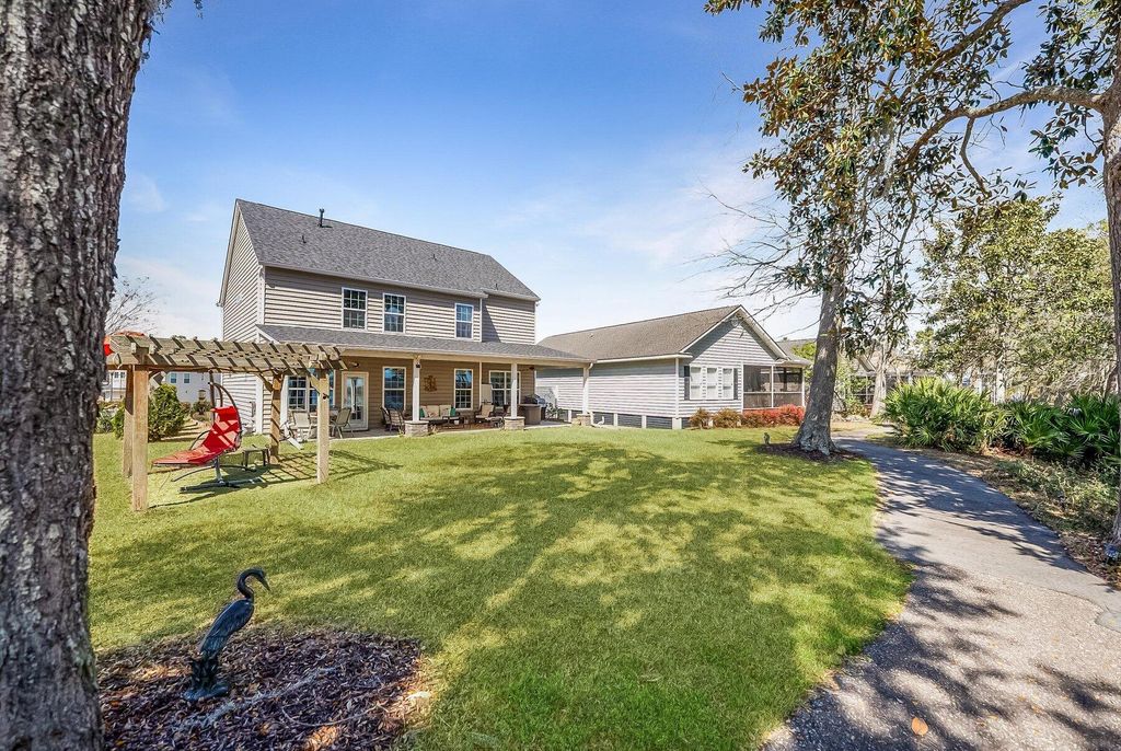 Image 52 of property listing at 17 White Pond Boulevard, Beaufort, SC 29902