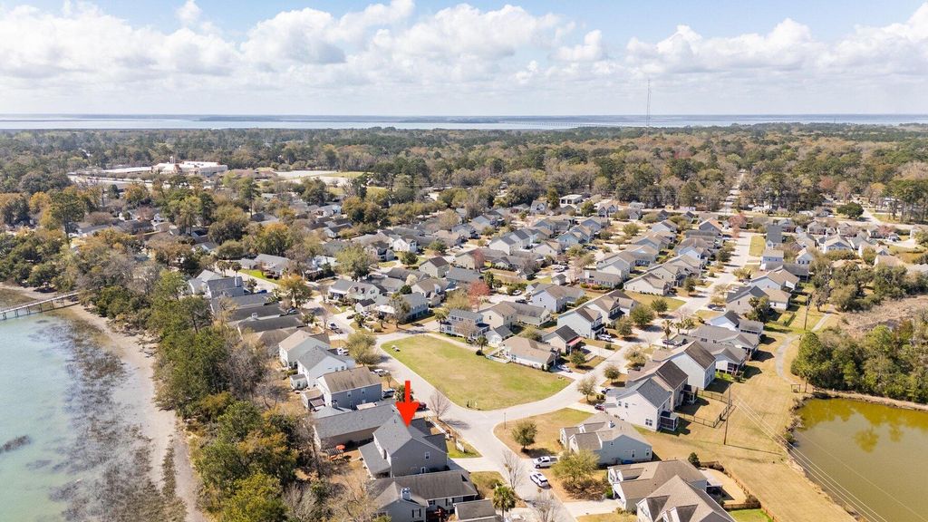 Image 57 of property listing at 17 White Pond Boulevard, Beaufort, SC 29902