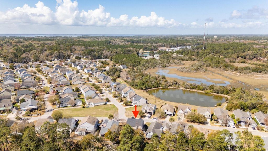 Image 58 of property listing at 17 White Pond Boulevard, Beaufort, SC 29902