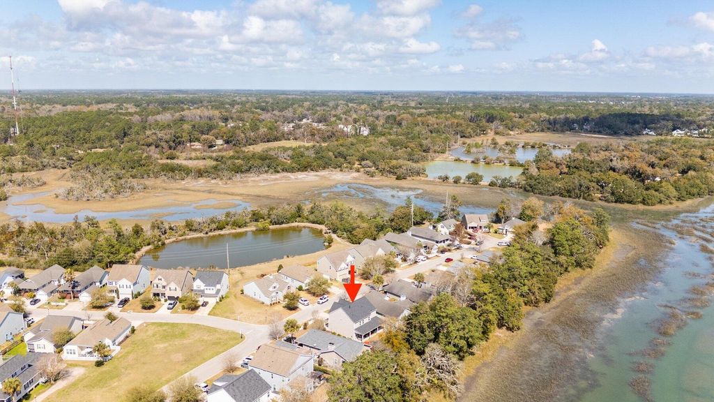 Image 59 of property listing at 17 White Pond Boulevard, Beaufort, SC 29902