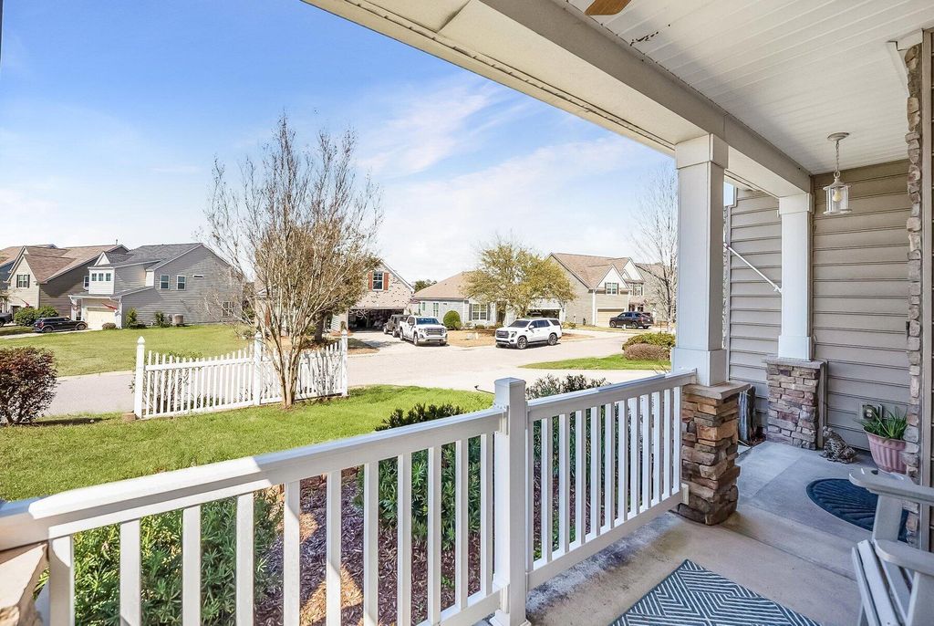 Image 6 of property listing at 17 White Pond Boulevard, Beaufort, SC 29902